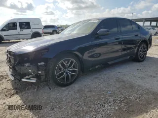 2024 BMW i5 eDrive40 z VIN WBY33FK09RCR50159, wystawiony jako Copart lot #55520615 z przebiegiem 12 564 mil mil oraz Szkoda całkowita • Salvage title. Historia ofert i sprzedaży dostępna na DreamBid. Obrazek 1.