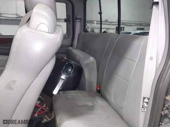2002 Ford Super Duty F-250 XL with VIN 1FTNX21F22EC95429, listed as a IAAI auction lot 41861177 with 242,744 mi miles. Bid and sale history available at carsss.com. Image 8.