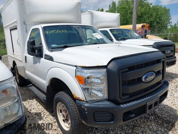 2015 Ford F-250 XL с VIN 1FDBF2B60FED21726, выставлен на аукционе IAAI как лот 42459683 с пробегом 355 935 миль миль и . История ставок и продаж доступна на DreamBid. Изображение 1.