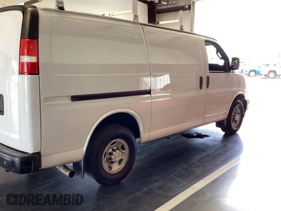 2017 Chevrolet Express Cargo z VIN 1GCWGAFF4H1300511, wystawiony jako IAAI lot #42802223 z przebiegiem 132 303 mil mil oraz . Historia ofert i sprzedaży dostępna na DreamBid. Obrazek 20.