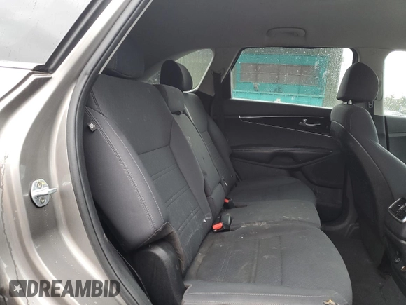 2018 Kia Sorento L with VIN 5XYPG4A32JG408103, listed as a Copart auction lot 49553575 with 136,879 mi miles and Clean Title. Bid and sale history available at carsss.com. Image 11.