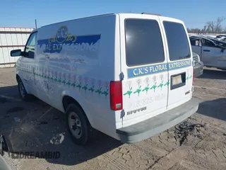 1998 GMC Safari Cargo with VIN 1GTDM19W9WB510668, listed as a IAAI auction lot 41738531 with 159,978 mi miles. Bid and sale history available at carsss.com. Image 3.