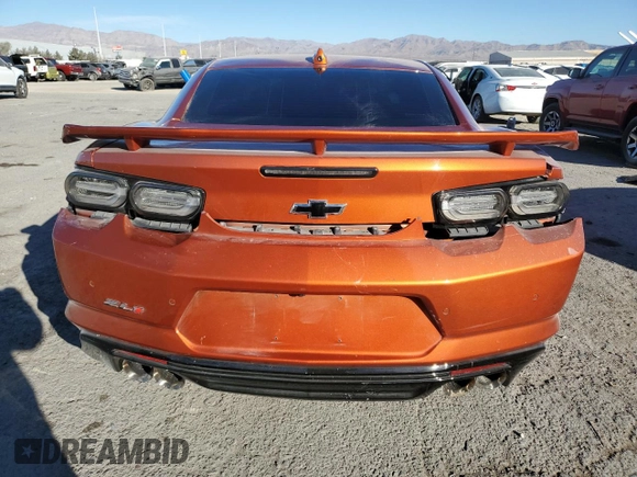 2023 Chevrolet Camaro ZL1 z VIN 1G1FK1R60P0126847, wystawiony jako Copart lot #86620744 z przebiegiem 9905 mil mil oraz Szkody całkowita. Historia ofert i sprzedaży dostępna na DreamBid. Obrazek 6.
