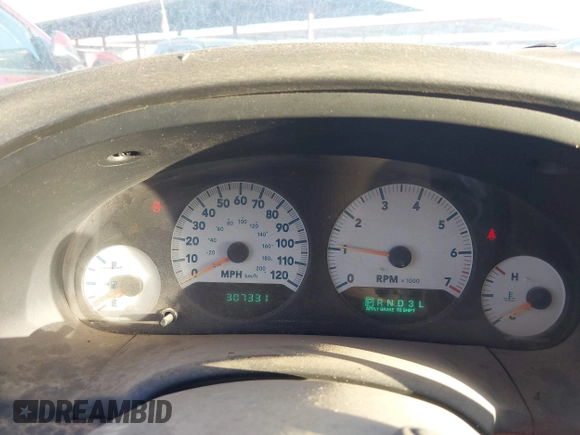 2005 Dodge Caravan SXT with VIN 2D4GP44L55R483006, listed as a IAAI auction lot 42636765 with 307,331 mi miles and . Bid and sale history available at DreamBid. Image 7.