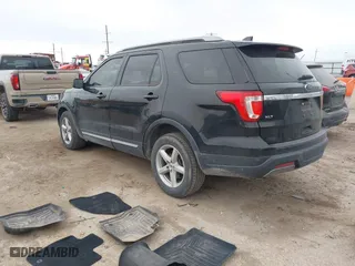 2019 Ford Explorer XLT with VIN 1FM5K7D87KGB38214, listed as a IAAI auction lot 41093334 with 114,985 mi miles. Bid and sale history available at carsss.com. Image 3.