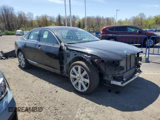 2017 Volvo S90 Inscription with VIN YV1A22ML3H1001061, listed as a Copart auction lot 51907925 with 102,718 mi miles and Salvage Title. Bid and sale history available at carsss.com. Image 4.