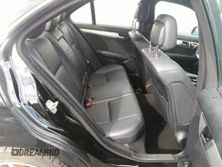2014 Mercedes-Benz C 300 Sport z VIN WDDGF8AB6ER321318, wystawiony jako IAAI lot #41542545 z przebiegiem 109 829 mil mil oraz . Historia ofert i sprzedaży dostępna na DreamBid. Obrazek 8.