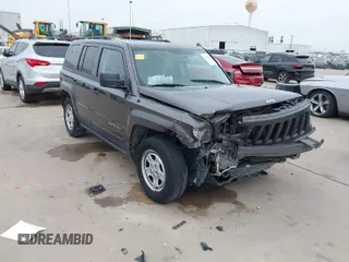 2015 Jeep Patriot Altitude Edition with VIN 1C4NJPBA3FD419477, listed as a IAAI auction lot 41878058 with 174,652 mi miles. Bid and sale history available at carsss.com. Image 1.