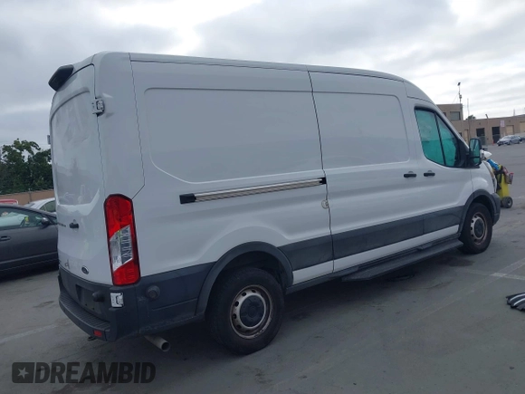 2020 Ford Transit Cargo с VIN 1FTBR1CG5LKB66925, выставлен на аукционе IAAI как лот 42449109 с пробегом Не указан миль и . История ставок и продаж доступна на DreamBid. Изображение 4.