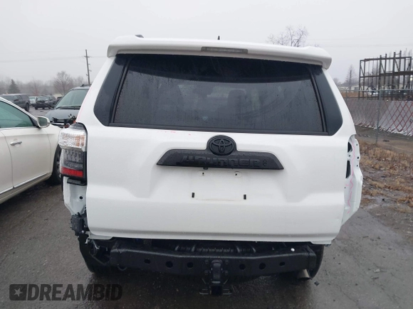 2024 Toyota 4Runner TRD Off Road z VIN JTERU5JR5R6267713, wystawiony jako IAAI lot #41096138 z przebiegiem 2 925 mil mil oraz . Historia ofert i sprzedaży dostępna na DreamBid. Obrazek 16.