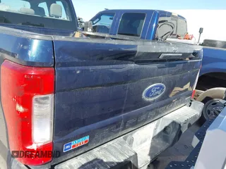 2018 Ford F-250 XL with VIN 1FT7X2B68JEB42589, listed as a IAAI auction lot 42105402 with 295,044 mi miles and . Bid and sale history available at DreamBid. Image 15.