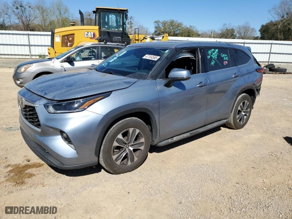 2021 Toyota Highlander XLE with VIN 5TDGZRAH9MS080656, listed as a Copart auction lot 47104595 with 55,616 mi miles and Salvage Title. Bid and sale history available at carsss.com. Image 1.