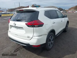 2020 Nissan Rogue SV with VIN JN8AT2MV8LW137111, listed as a IAAI auction lot 41849729 with 59,773 mi miles. Bid and sale history available at carsss.com. Image 4.