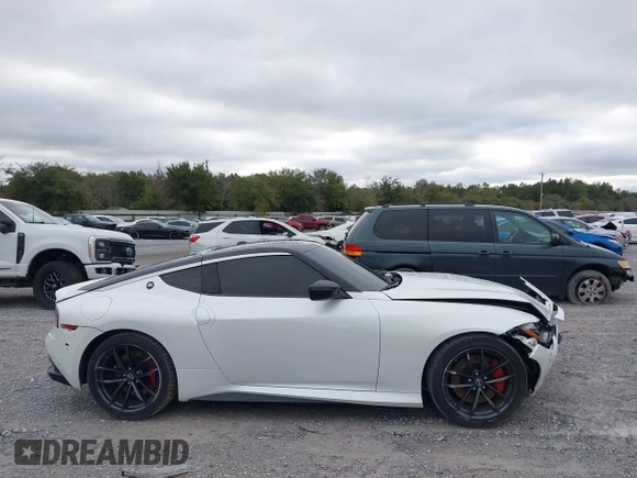 2023 Nissan Z Performance с VIN JN1BZ4BH3PM311131, выставлен на аукционе IAAI как лот 41258294 с пробегом 27 426 миль миль и . История ставок и продаж доступна на DreamBid. Изображение 13.
