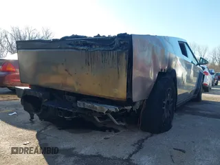 2025 Tesla Cybertruck Cyberbeast z VIN 7G2CEHEE9SA061735, wystawiony jako IAAI lot #41839731 z przebiegiem Nie podano mil oraz . Historia ofert i sprzedaży dostępna na DreamBid. Obrazek 6.