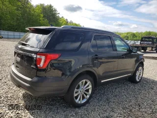 2019 Ford Explorer XLT z VIN 1FM5K8D86KGA81025, wystawiony jako Copart lot #58728645 z przebiegiem 120 197 mil mil oraz Szkoda całkowita • Salvage title. Historia ofert i sprzedaży dostępna na DreamBid. Obrazek 3.