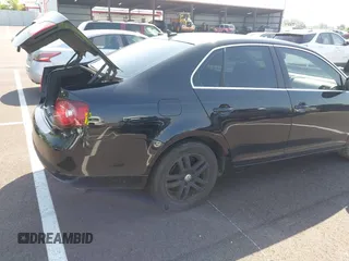 2008 Volkswagen Jetta SE with VIN 3VWRM71K68M057667, listed as a IAAI auction lot 42579020 with 199,732 mi miles and . Bid and sale history available at DreamBid. Image 4.
