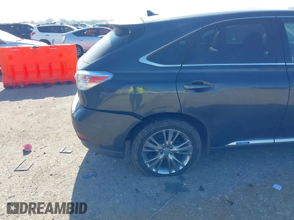 2010 Lexus RX 450h z VIN JTJZB1BA4A2003158, wystawiony jako IAAI lot #42334264 z przebiegiem 190 990 mil mil oraz . Historia ofert i sprzedaży dostępna na DreamBid. Obrazek 6.