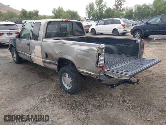 1998 Chevrolet Silverado 1500 with VIN 2GCEC19R3W1122806, listed as a IAAI auction lot 42153517 with 271,788 mi miles and . Bid and sale history available at DreamBid. Image 3.