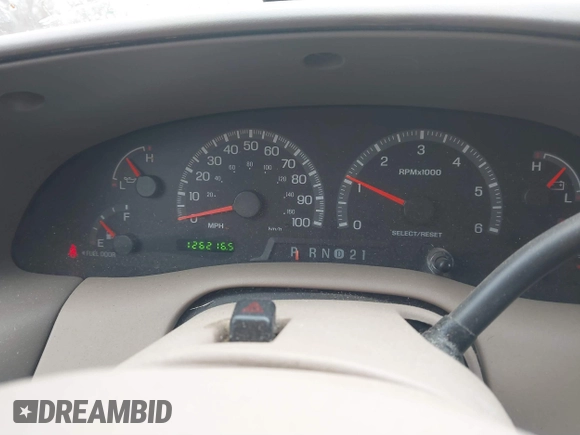 1999 Ford Expedition XLT z VIN 1FMPU18L6XLC38107, wystawiony jako IAAI lot #41779634 z przebiegiem 126 216 mil mil oraz . Historia ofert i sprzedaży dostępna na DreamBid. Obrazek 7.