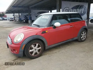 2010 MINI Hardtop with VIN WMWMF3C52ATZ63438, listed as a Copart auction lot 54424245 with 107,201 mi miles and Clean Title. Bid and sale history available at DreamBid. Image 1.