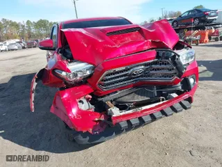 2016 Toyota Tacoma SR with VIN 5TFCZ5AN2GX006443, listed as a IAAI auction lot 40926405 with 117,825 mi miles. Bid and sale history available at carsss.com. Image 6.