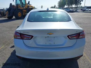2019 Chevrolet Malibu LT with VIN 1G1ZD5ST1KF115201, listed as a IAAI auction lot 41998099 with 10,047 mi miles. Bid and sale history available at carsss.com. Image 16.
