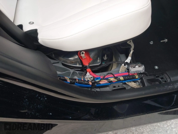 2021 Tesla Model Y Standard Range with VIN 5YJYGDED8MF123246, listed as a IAAI auction lot 41291676 with 74,630 mi miles and . Bid and sale history available at DreamBid. Image 13.