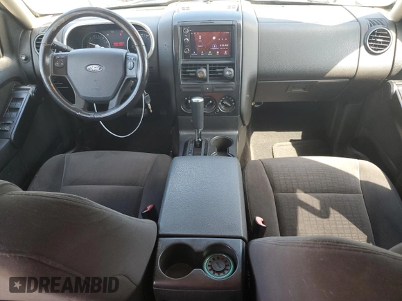 2010 Ford Explorer XLT z VIN 1FMEU6DEXAUA35346, wystawiony jako Copart lot #58806935 z przebiegiem 159 583 mil mil oraz Czysty tytuł • Clean title. Historia ofert i sprzedaży dostępna na DreamBid. Obrazek 8.