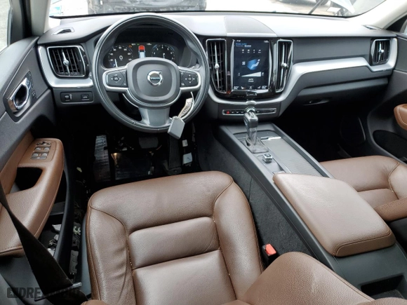 2018 Volvo XC60 Momentum with VIN YV4A22RK8J1080557, listed as a Copart auction lot 48181875 with 58,903 mi miles and Salvage Title. Bid and sale history available at carsss.com. Image 8.
