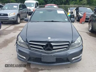 2014 Mercedes-Benz C 250 Sport z VIN WDDGF4HB5EA964773, wystawiony jako IAAI lot #42416375 z przebiegiem 113 333 mil mil oraz . Historia ofert i sprzedaży dostępna na DreamBid. Obrazek 12.