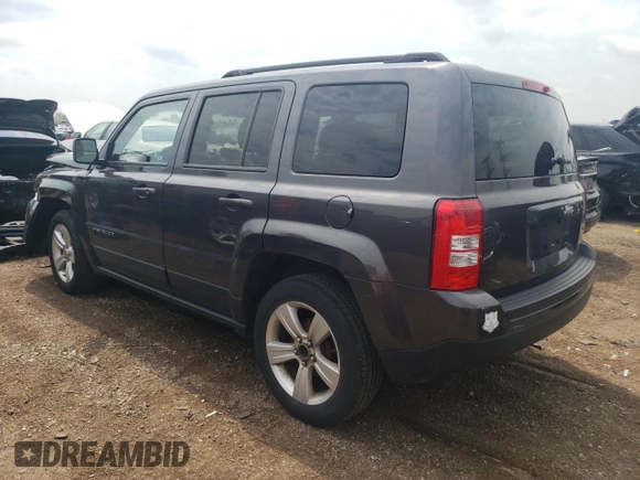 2015 Jeep Patriot Latitude with VIN 1C4NJPFB0FD264888, listed as a Copart auction lot 60201145 with 110,839 mi miles and Clean title. Bid and sale history available at DreamBid. Image 2.