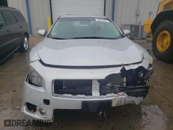 2014 Nissan Maxima SV z VIN 1N4AA5AP5EC470921, wystawiony jako Copart lot #49604805 z przebiegiem Nie podano mil oraz Czysty tytuł • Clean title. Historia ofert i sprzedaży dostępna na DreamBid. Obrazek 5.