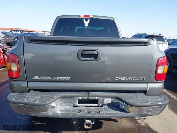 2001 Chevrolet Silverado 1500 LS with VIN 2GCEC19V411309090, listed as a IAAI auction lot 41693056 with 174,262 mi miles. Bid and sale history available at carsss.com. Image 16.