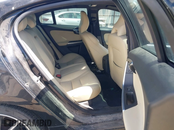 2016 Volvo S60 T5 Drive-E Premier z VIN YV126MFK5G1398229, wystawiony jako IAAI lot #42039229 z przebiegiem 99 604 mil mil oraz . Historia ofert i sprzedaży dostępna na DreamBid. Obrazek 8.