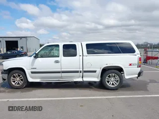 2001 Chevrolet Silverado 1500 LS with VIN 1GCEK19T21E163207, listed as a IAAI auction lot 42059312 with 253,281 mi miles and . Bid and sale history available at DreamBid. Image 14.