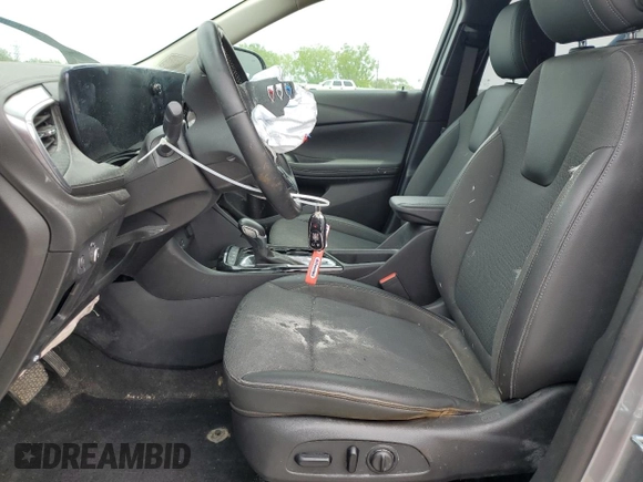 2024 Buick Encore GX Preferred z VIN KL4AMCSL5RB005790, wystawiony jako Copart lot #57697295 z przebiegiem 16 312 mil mil oraz Szkoda całkowita • Salvage title. Historia ofert i sprzedaży dostępna na DreamBid. Obrazek 7.