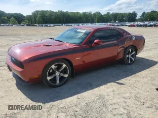 2014 Dodge Challenger R/T z VIN 2C3CDYBT9EH310565, wystawiony jako Copart lot #55705225 z przebiegiem 35 290 mil mil oraz Szkody całkowita. Historia ofert i sprzedaży dostępna na DreamBid. Obrazek 1.