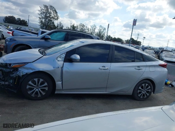 2022 Toyota Prius Prime LE with VIN JTDKAMFP2N3215192, listed as a IAAI auction lot 41549766 with NaN miles. Bid and sale history available at carsss.com. Image 14.