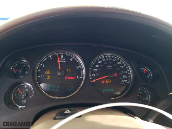2011 Chevrolet Avalanche LT with VIN 3GNMCFE05BG196821, listed as a Copart auction lot 53075654 with 195,296 mi miles and Salvage Title. Bid and sale history available at carsss.com. Image 9.