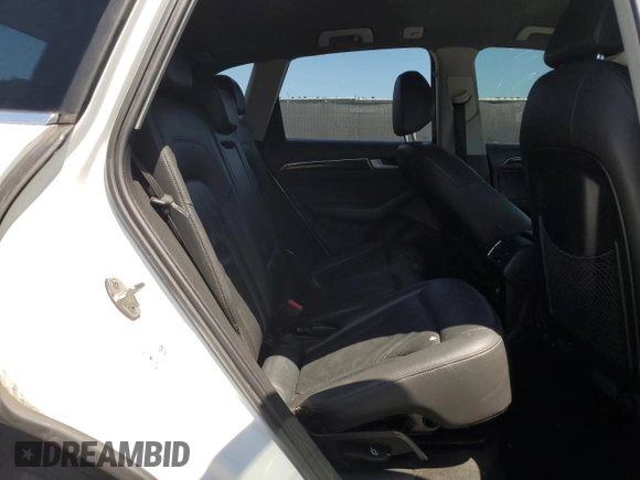 2014 Audi Q5 Premium z VIN WA1CFAFP7EA074288, wystawiony jako Copart lot #53398815 z przebiegiem 200 749 mil mil oraz Szkoda całkowita • Salvage title. Historia ofert i sprzedaży dostępna na DreamBid. Obrazek 11.