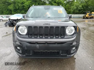 2018 Jeep Renegade Altitude with VIN ZACCJBBB6JPH79033, listed as a Copart auction lot 61898995 with 111,500 mi miles and Salvage title. Bid and sale history available at DreamBid. Image 5.