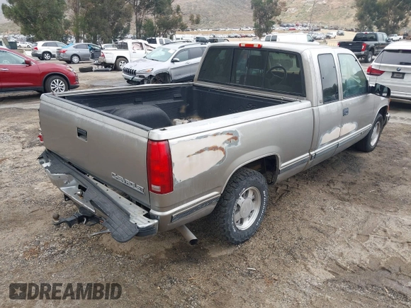 1998 Chevrolet Silverado 1500 with VIN 2GCEC19R3W1122806, listed as a IAAI auction lot 42153517 with 271,788 mi miles and . Bid and sale history available at DreamBid. Image 4.