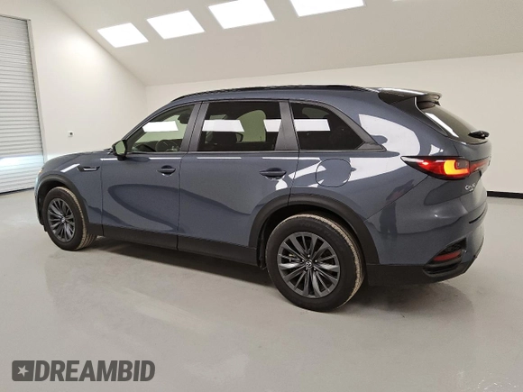 2025 Mazda CX-70 Preferred z VIN JM3KJBHD3S1117049, wystawiony jako Copart lot #45181775 z przebiegiem 8097 mil mil oraz Tytuł czysty. Historia ofert i sprzedaży dostępna na DreamBid. Obrazek 2.