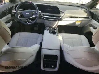 2024 Cadillac LYRIQ Sport z VIN 1GYKPWRL7RZ122023, wystawiony jako Copart lot #80765334 z przebiegiem 6 183 mil mil oraz Szkoda całkowita • Salvage title. Historia ofert i sprzedaży dostępna na DreamBid. Obrazek 8.