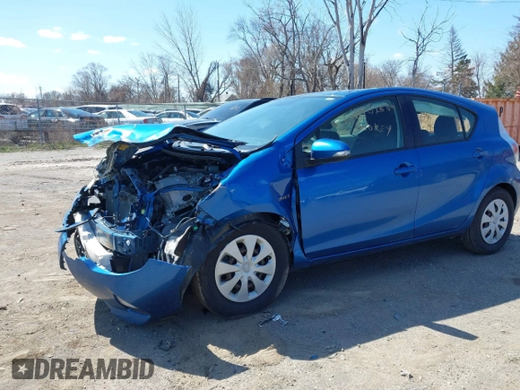2013 Toyota Prius One z VIN JTDKDTB33D1555756, wystawiony jako IAAI lot #41962684 z przebiegiem Nie podano mil oraz . Historia ofert i sprzedaży dostępna na DreamBid. Obrazek 16.