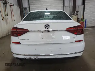 2018 Volkswagen Passat SEL Premium z VIN 1VWCA7A33JC017304, wystawiony jako Copart lot #86557824 z przebiegiem 74 001 mil mil oraz Szkoda całkowita • Salvage title. Historia ofert i sprzedaży dostępna na DreamBid. Obrazek 6.