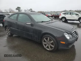 2002 Mercedes-Benz C 230/260/280/320 with VIN WDBRN47J32A299381, listed as a Copart auction lot 84568814 with 189,384 mi miles and Clean Title. Bid and sale history available at DreamBid. Image 4.