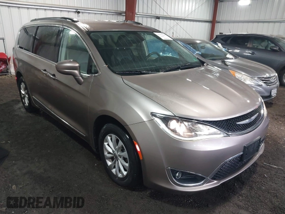 2017 Chrysler Pacifica Touring L with VIN 2C4RC1BG5HR565540, listed as a IAAI auction lot 41999464 with 110,056 mi miles and . Bid and sale history available at DreamBid. Image 1.