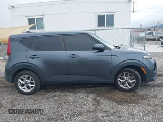 2020 Kia Soul S with VIN KNDJ23AU5L7053547, listed as a IAAI auction lot 41807125 with 109,829 mi miles. Bid and sale history available at carsss.com. Image 13.